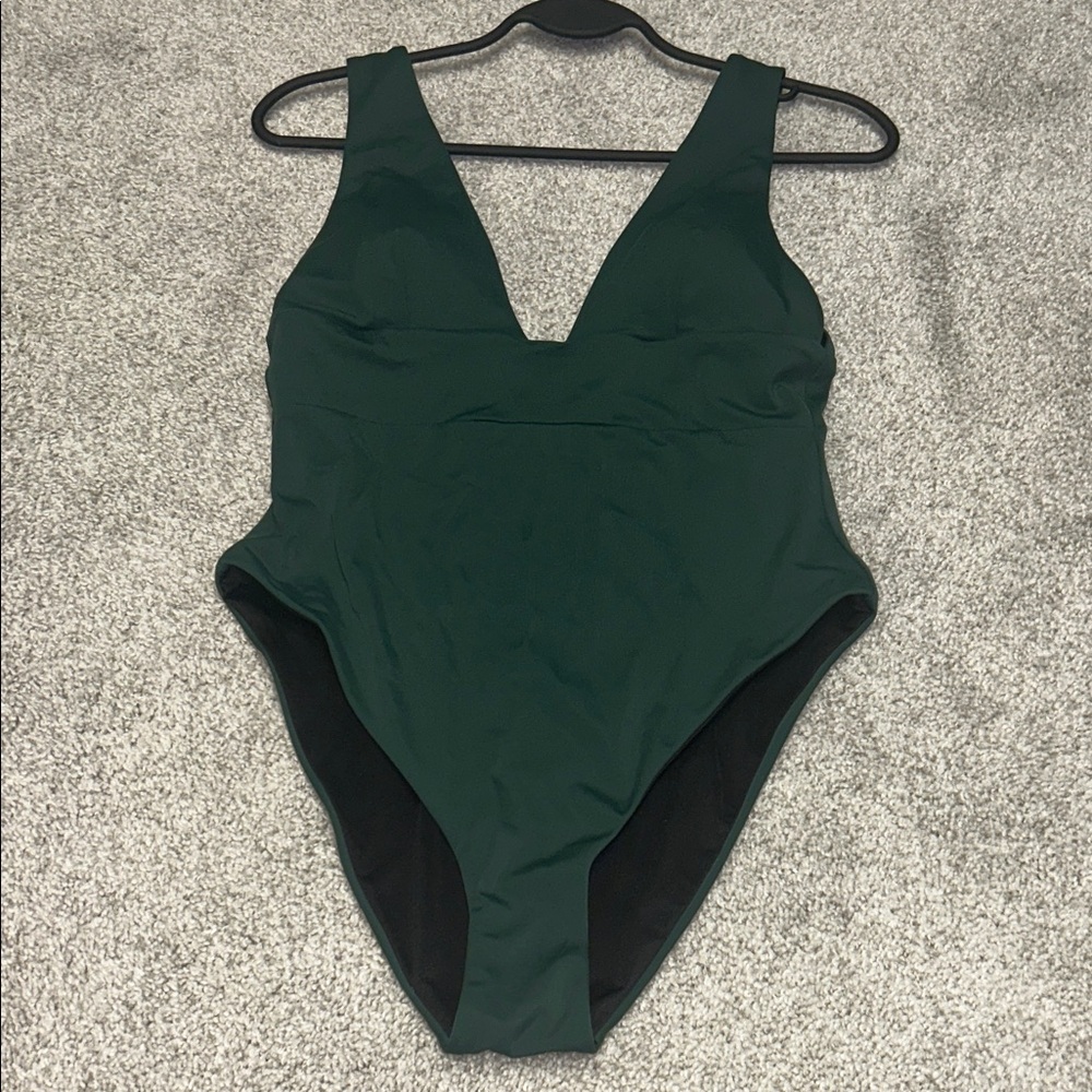Victoria’s Secret VNeck High Cut One Piece, M